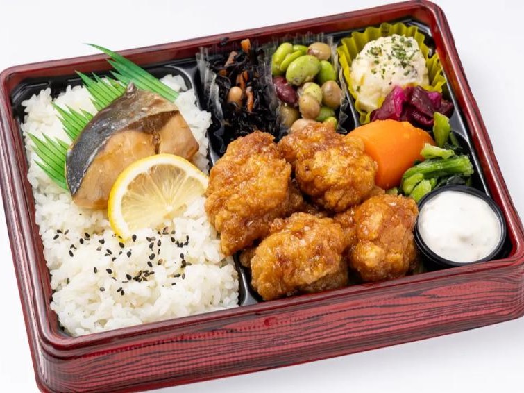 チキン南蛮タルタルソース＆ぶりの照り焼き 幕ノ内弁当