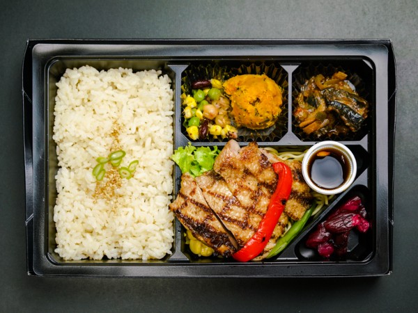 ソースが選べる直火網焼き グリル・ド・チキン