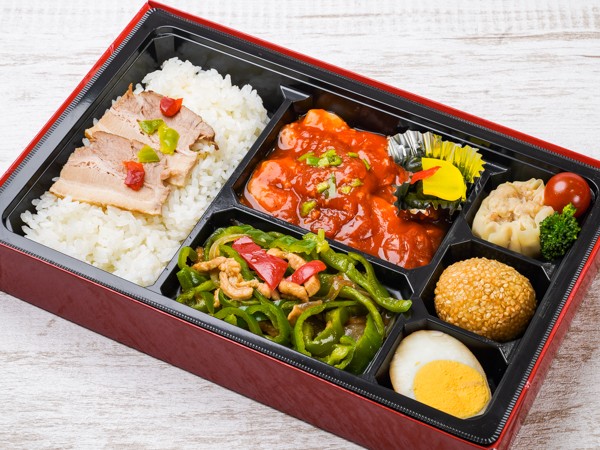 【贅沢！】エビチリ＆青椒肉絲ダブル弁当