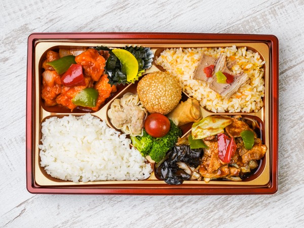 【豪華！】白身魚甘酢ソース＆回鍋肉いろどり弁当