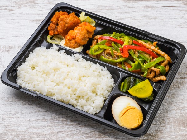 【イイ値！】青椒肉絲＆特製唐揚げ弁当