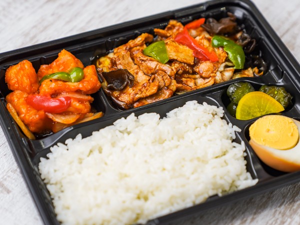 【イイ値！】回鍋肉＆白身魚甘酢ソース弁当
