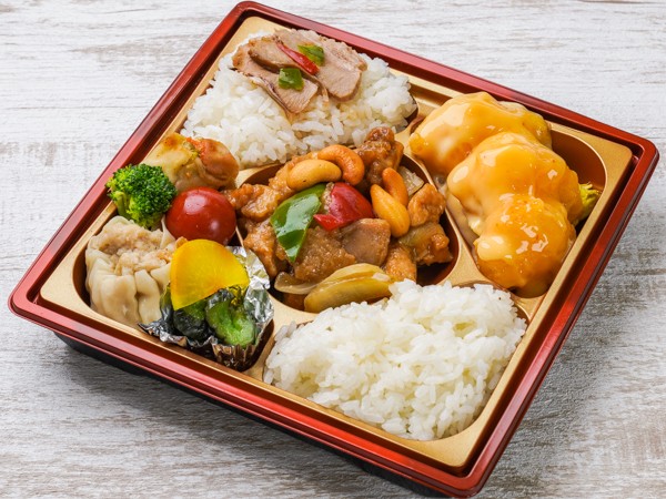 【華やか！】鶏のカシューナッツ炒め＆エビマヨのスクエア弁当