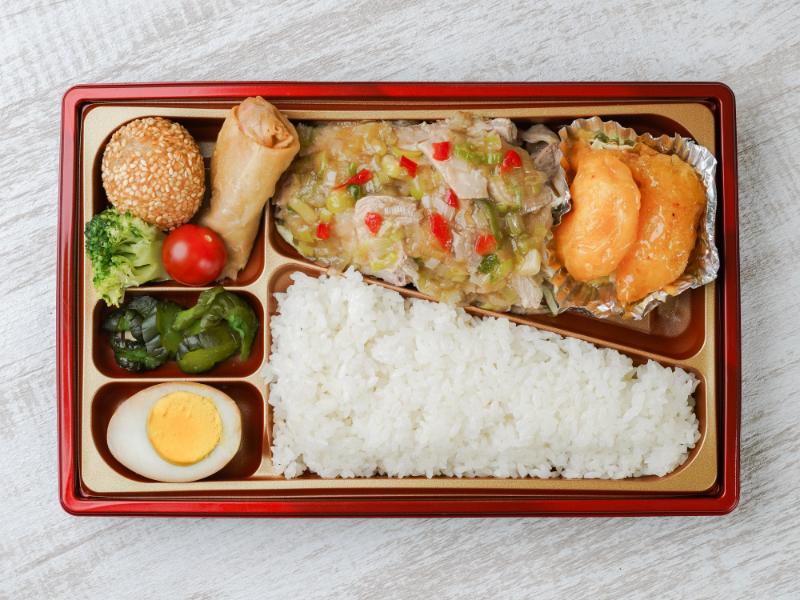 蒸し鶏の葱ソース＆エビマヨ弁当