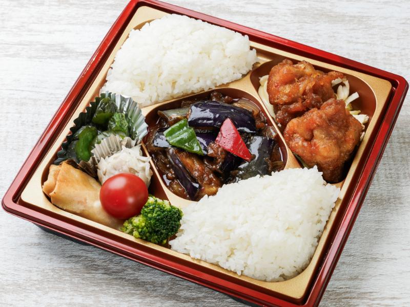 【華やか！】麻婆ナス＆特製唐揚げのスクエア弁当